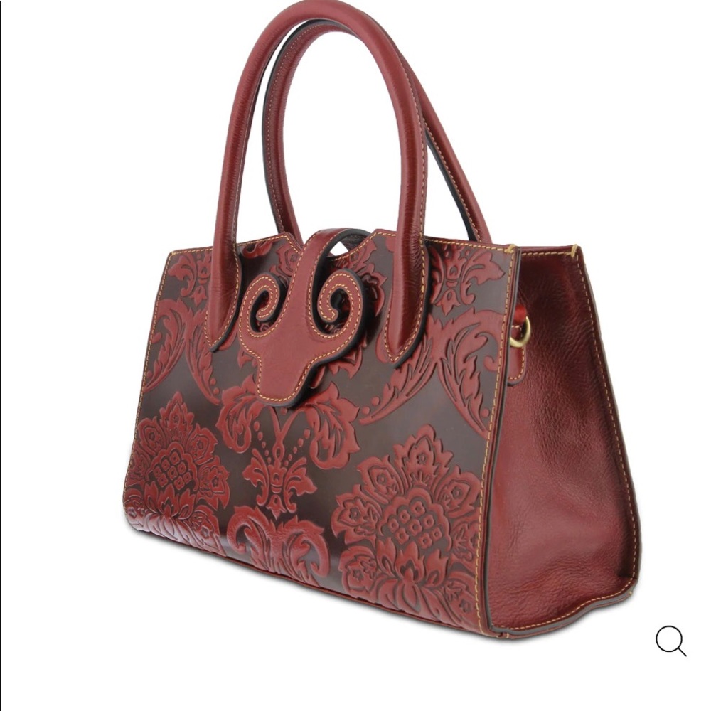 L'ARTISTE HB-LOTUS HANDBAG
Brand New no tags